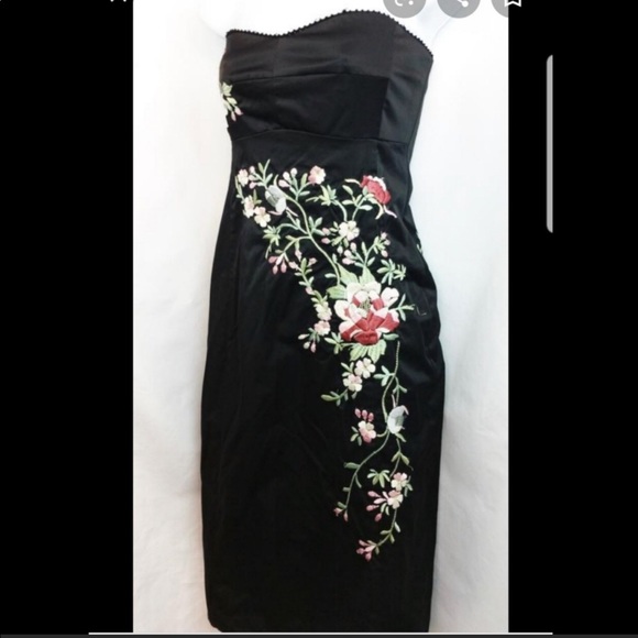 Forever 21 Dresses & Skirts - Forever Floral Design Embroidery Dress Size Large